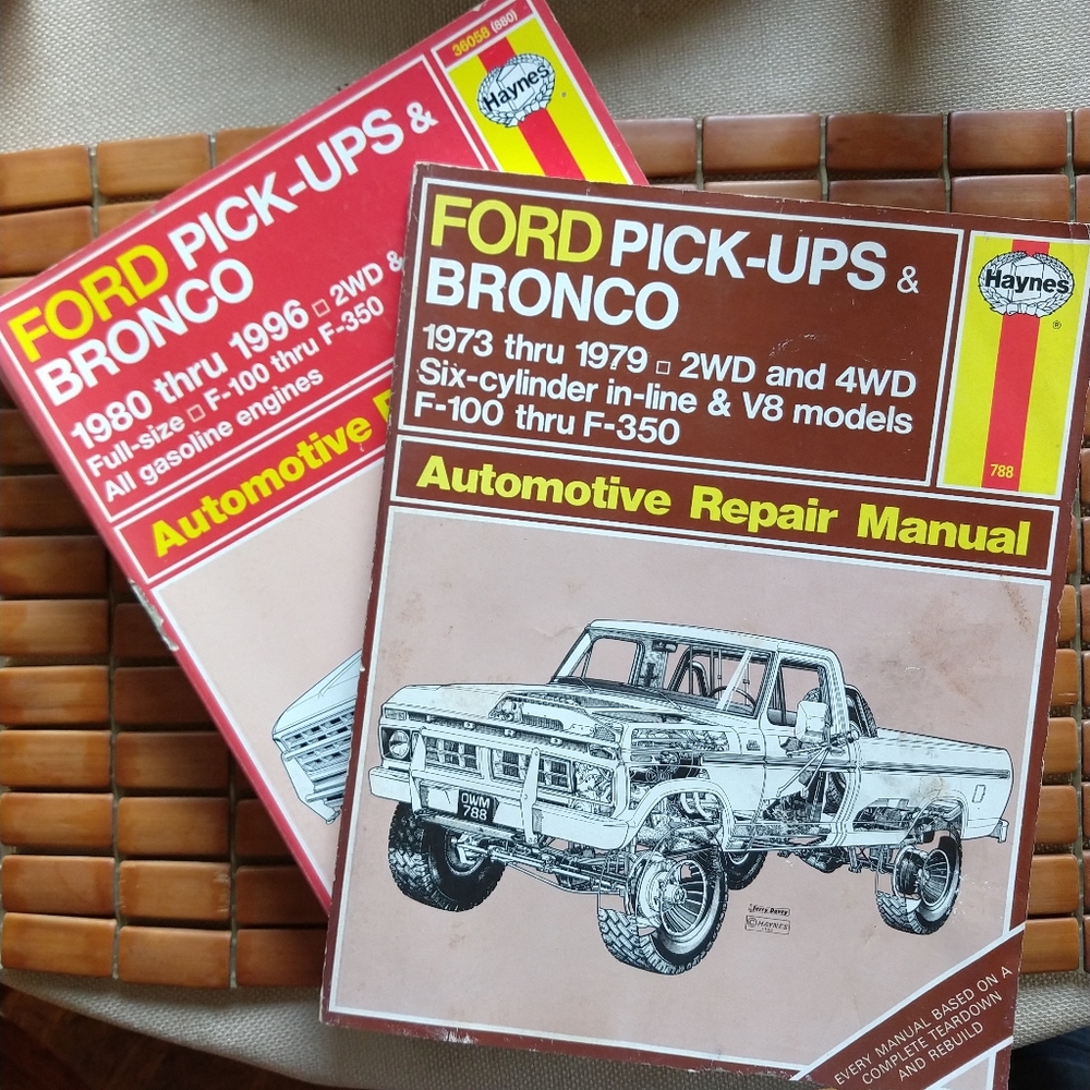Vintage Haynes Auto Repair Manuals (2)